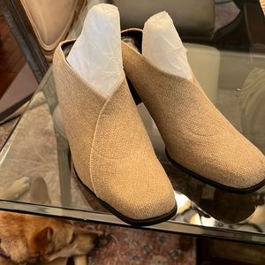 Donald Pliner woven fabric mule heels sz 8